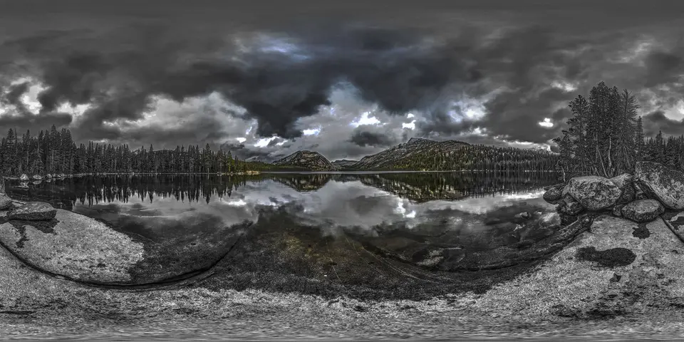 360° panorama of a mountain lake in Yosemite reflecting the peaks